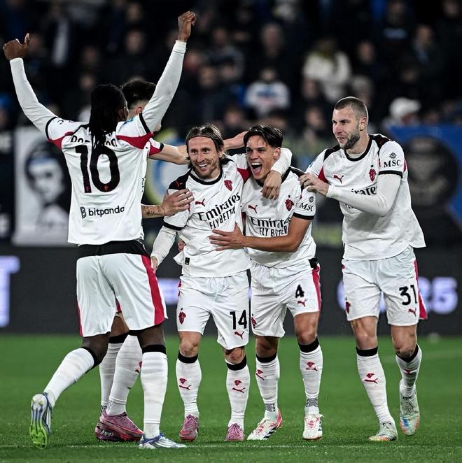 阿维塔网球大师课燃动热爱，全运会网球女单冠军朱琳领衔授课