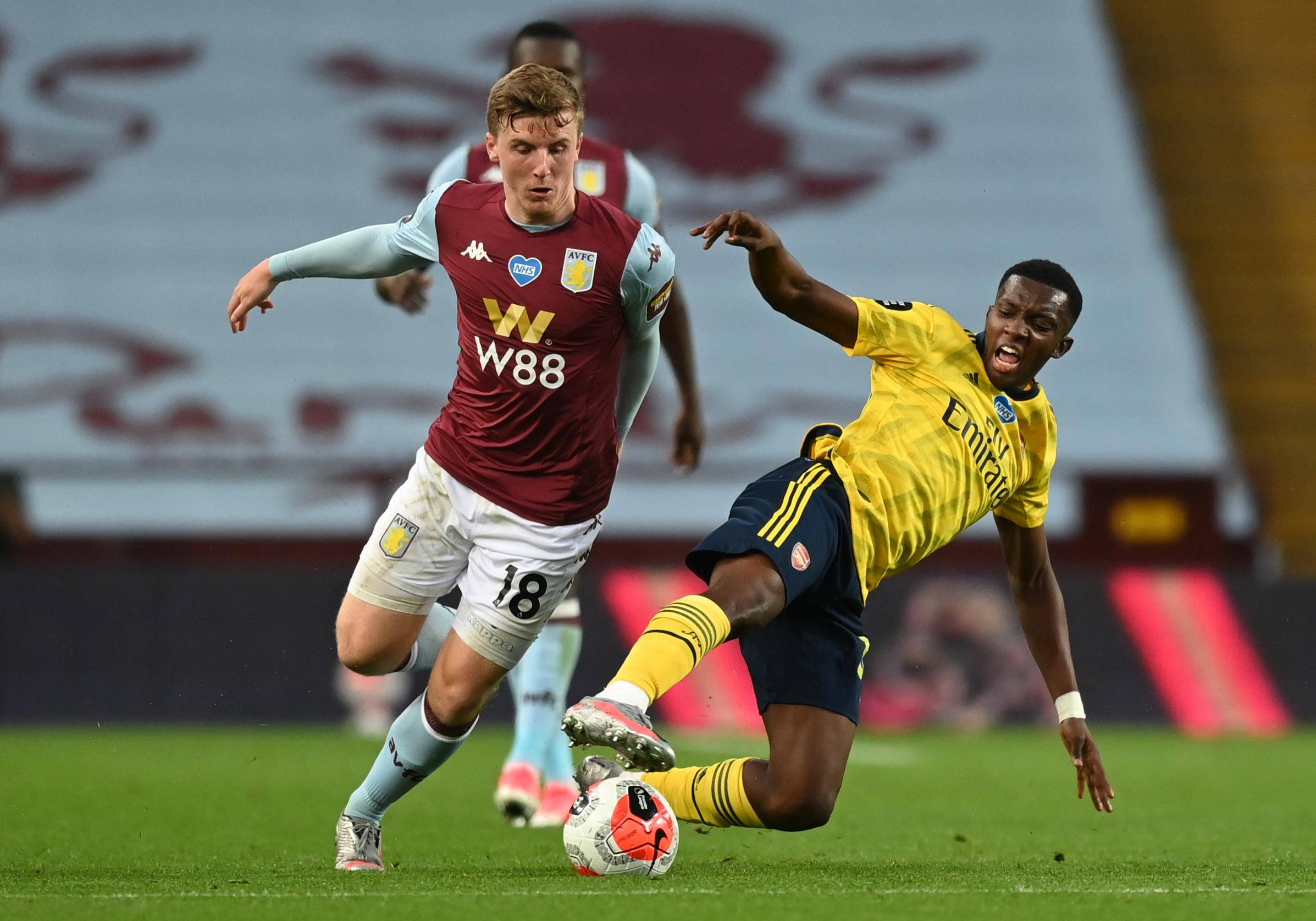 立竿见影，凯恩替补出场30分钟个人戴帽拜仁打进4球