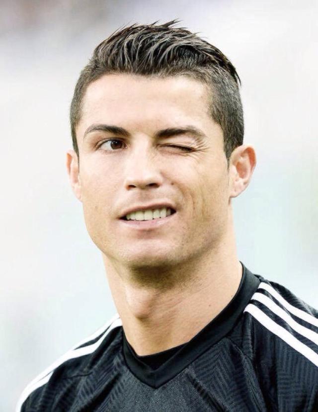 爷青回，维耶里社媒晒与大罗、巴乔、托蒂、卡纳瓦罗等人合照