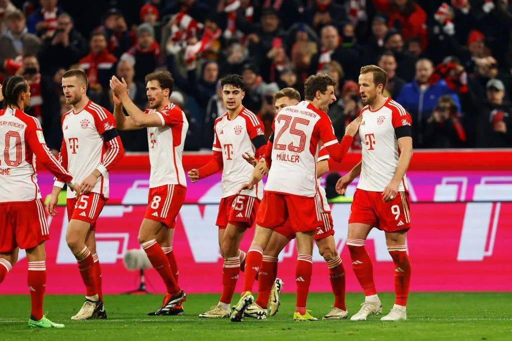 蒂尔潘生涯执法欧冠共判31粒点球，成为欧冠判点最多的主裁